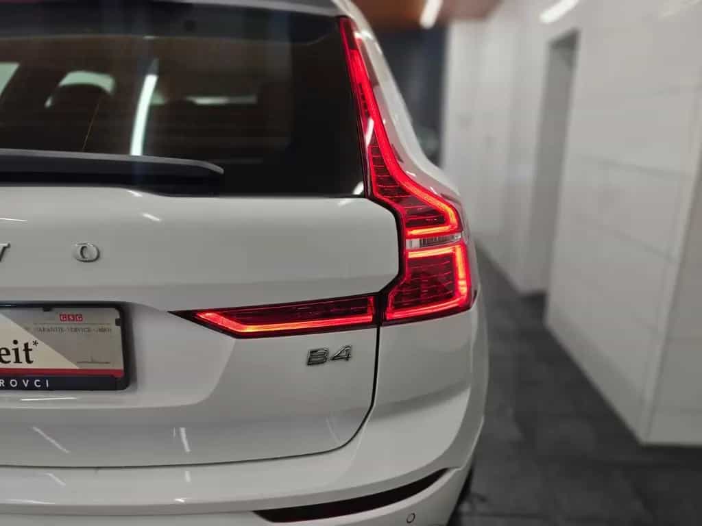 Volvo XC60 B4 D Geartronic Momentum Pro/LED/Navi/AHK 01/2022-photo-6