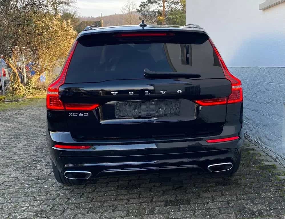 Volvo XC60 AWD R Design Pano 360°-Navi LED Head-Up 12/2019-photo-10