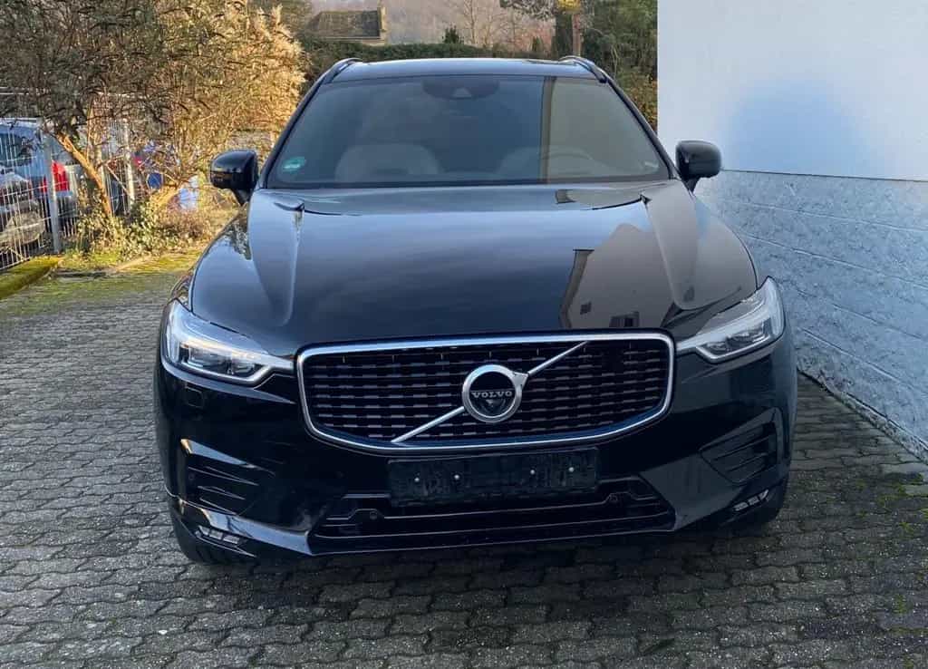 Volvo XC60 AWD R Design Pano 360°-Navi LED Head-Up 12/2019-photo-4