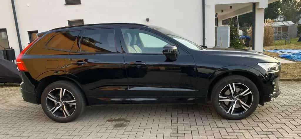 Volvo XC60 AWD R Design Pano 360°-Navi LED Head-Up 12/2019-photo-5