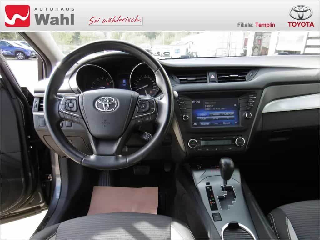 Toyota Avensis Touring Sports 1.8 Team D 06/2018-photo-10