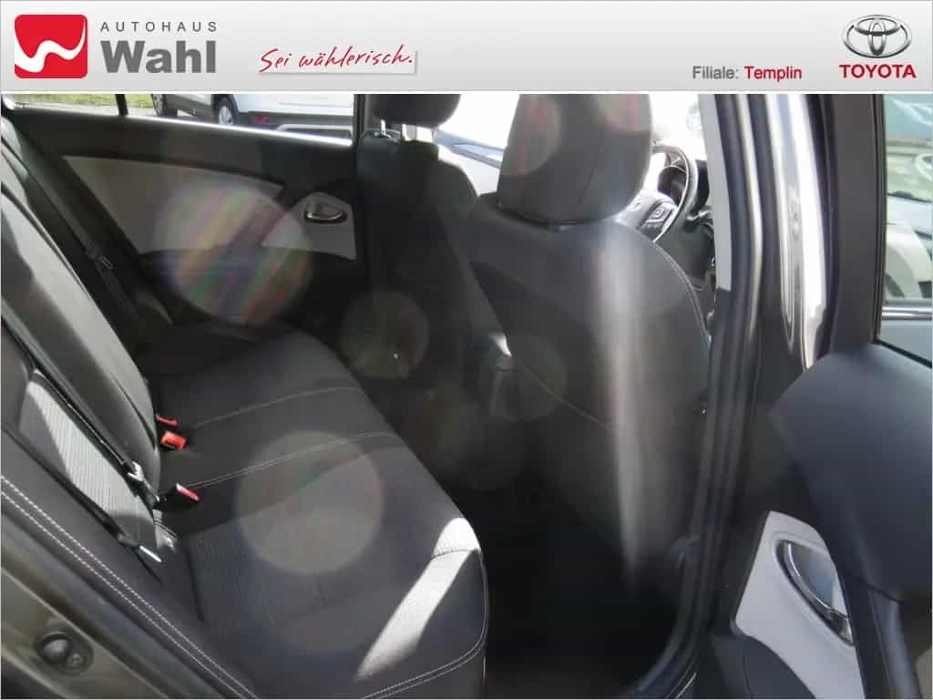 Toyota Avensis Touring Sports 1.8 Team D 06/2018-photo-12