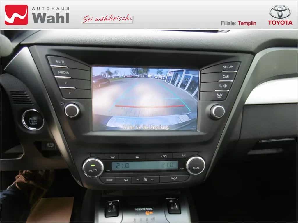 Toyota Avensis Touring Sports 1.8 Team D 06/2018-photo-16