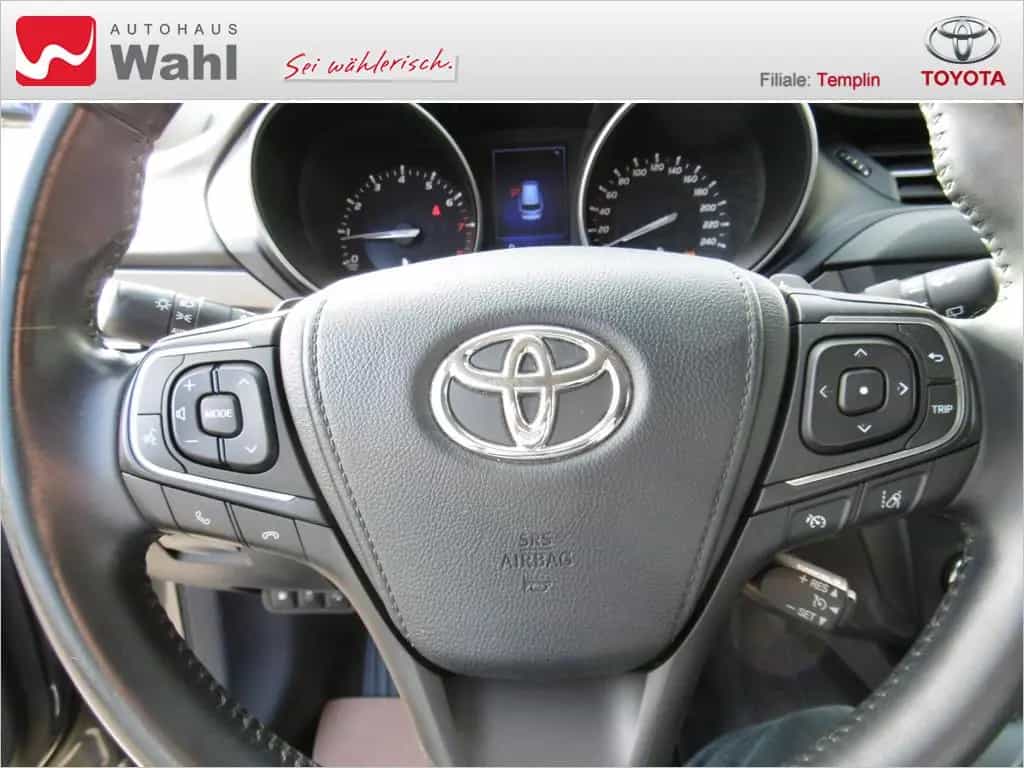 Toyota Avensis Touring Sports 1.8 Team D 06/2018-photo-17