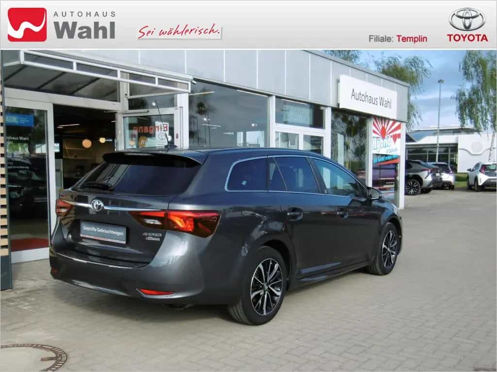 Toyota Avensis Touring Sports 1.8 Team D 06/2018-photo-18