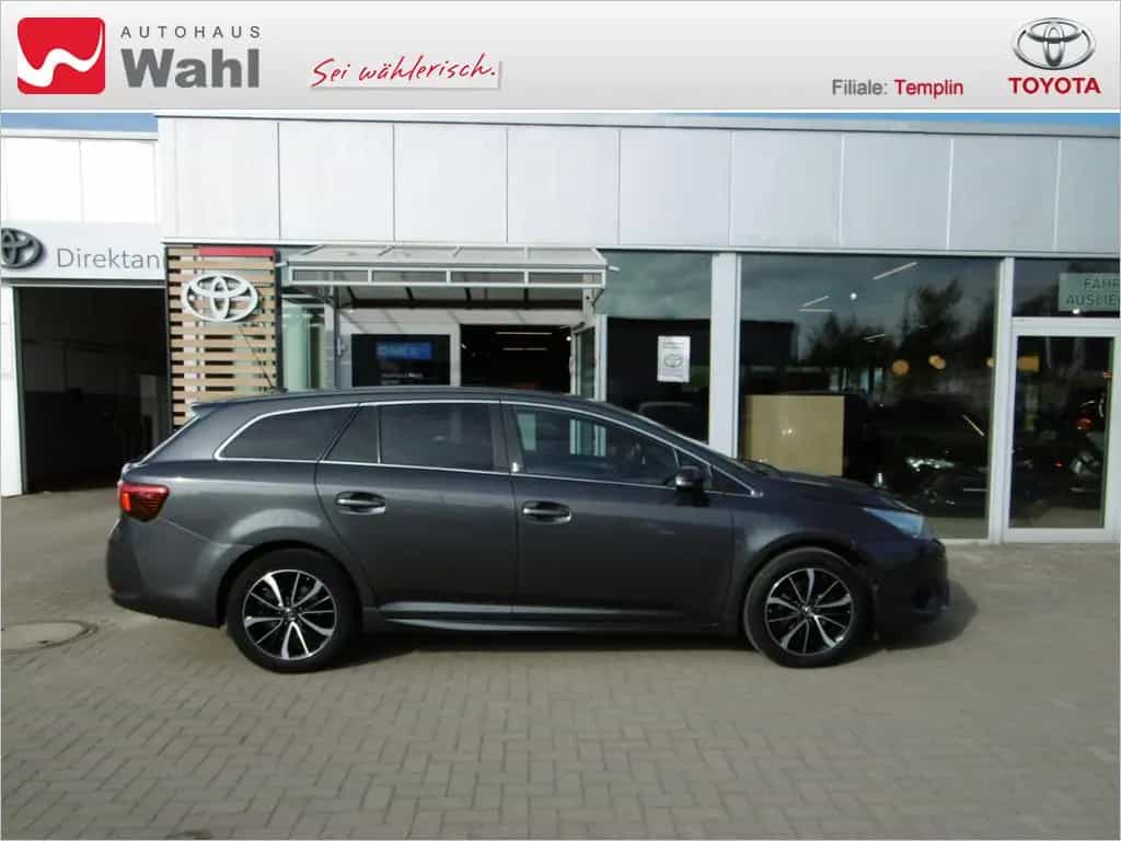 Toyota Avensis Touring Sports 1.8 Team D 06/2018-photo-19