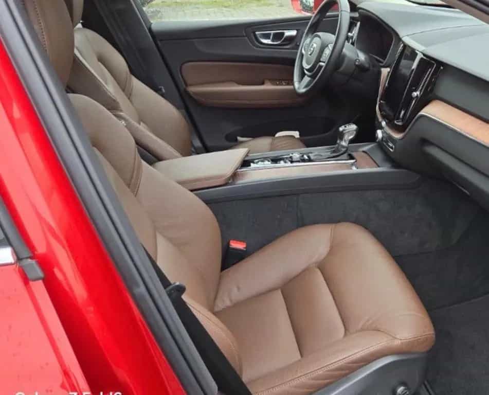 Volvo XC60 B5 AWD 4x4 Momentum Pro Geartronic 08/2022-photo-12