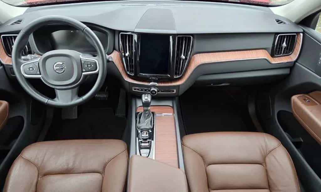 Volvo XC60 B5 AWD 4x4 Momentum Pro Geartronic 08/2022-photo-8