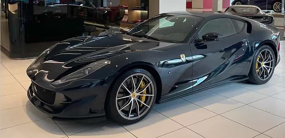 Ferrari Einzelstück - 812 mit Werksgarantie 07/2021-photo-0