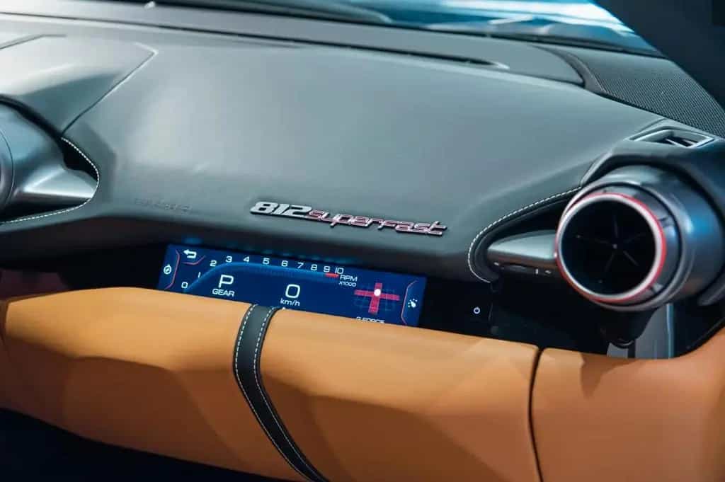 Ferrari Einzelstück - 812 mit Werksgarantie 07/2021-photo-13