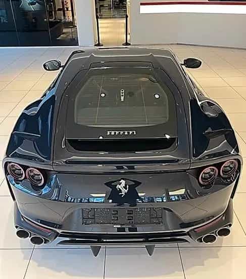 Ferrari Einzelstück - 812 mit Werksgarantie 07/2021-photo-3