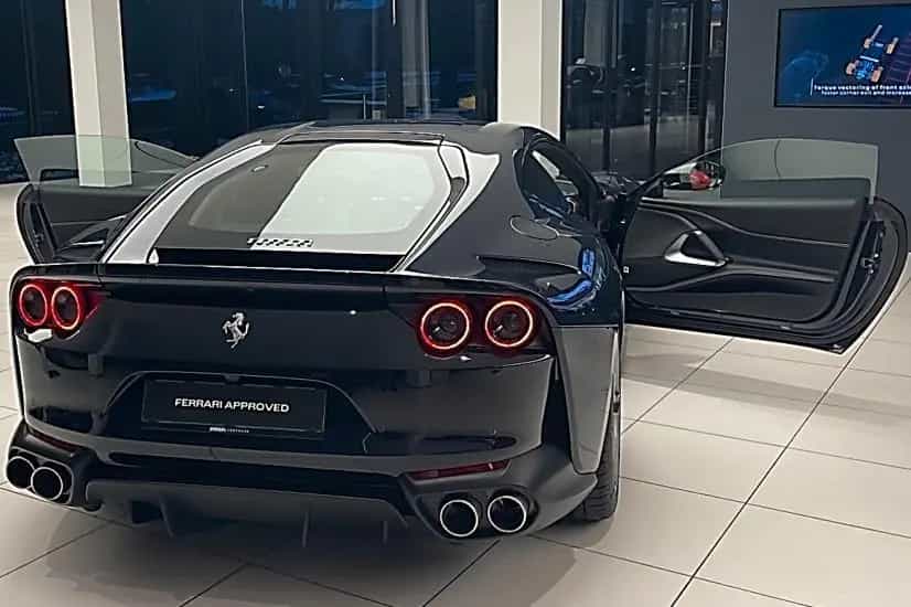 Ferrari Einzelstück - 812 mit Werksgarantie 07/2021-photo-4