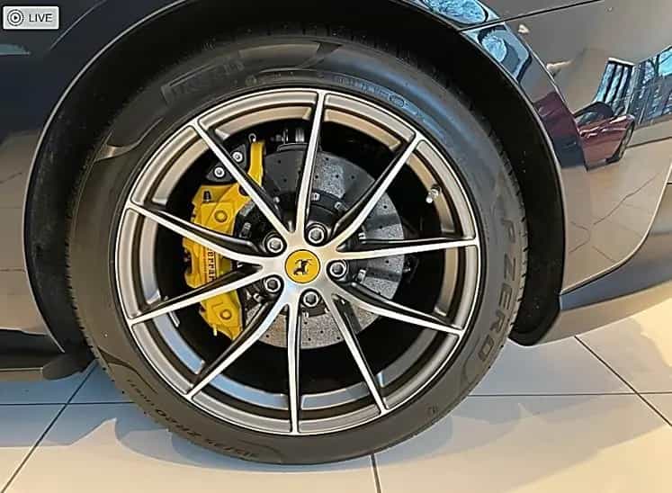 Ferrari Einzelstück - 812 mit Werksgarantie 07/2021-photo-5
