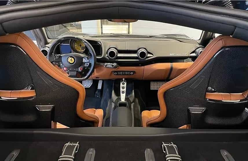 Ferrari Einzelstück - 812 mit Werksgarantie 07/2021-photo-6