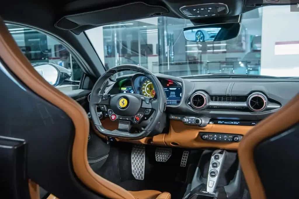 Ferrari Einzelstück - 812 mit Werksgarantie 07/2021-photo-7