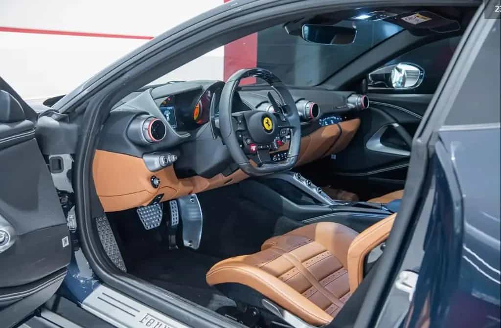 Ferrari Einzelstück - 812 mit Werksgarantie 07/2021-photo-8