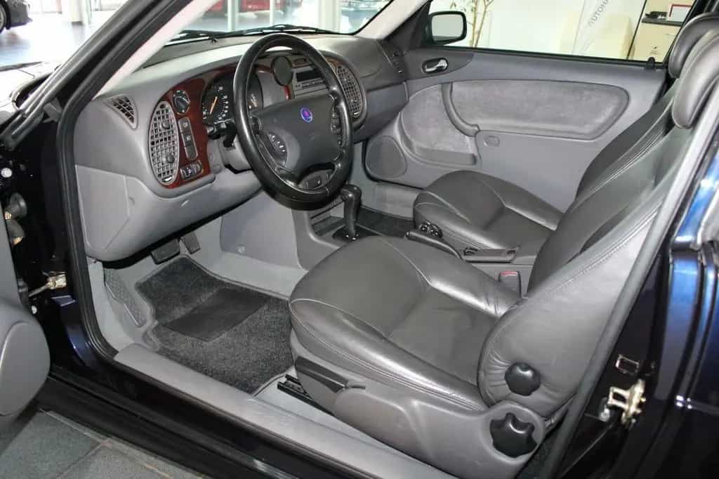 Saab 9-3 2.0t/Klimaaut../SHZ/Automatik/RESTAURIERT/2+ 01/2001-photo-4