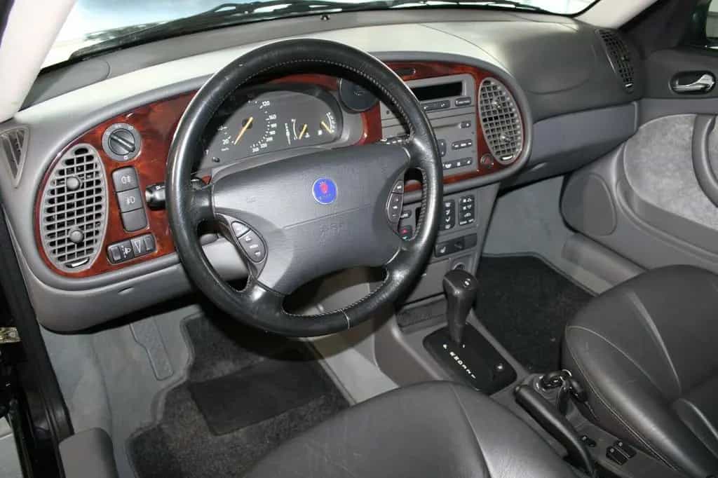 Saab 9-3 2.0t/Klimaaut../SHZ/Automatik/RESTAURIERT/2+ 01/2001-photo-5