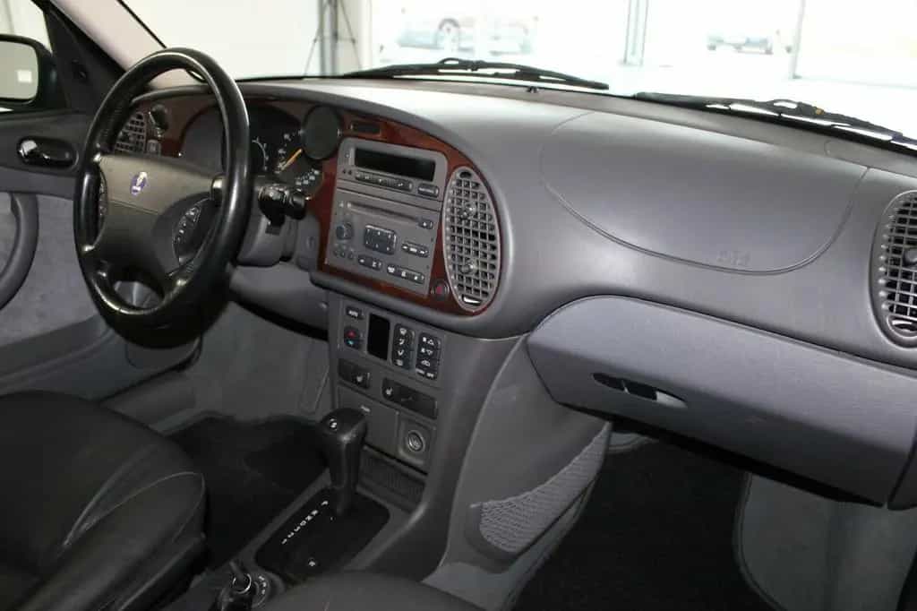 Saab 9-3 2.0t/Klimaaut../SHZ/Automatik/RESTAURIERT/2+ 01/2001-photo-7