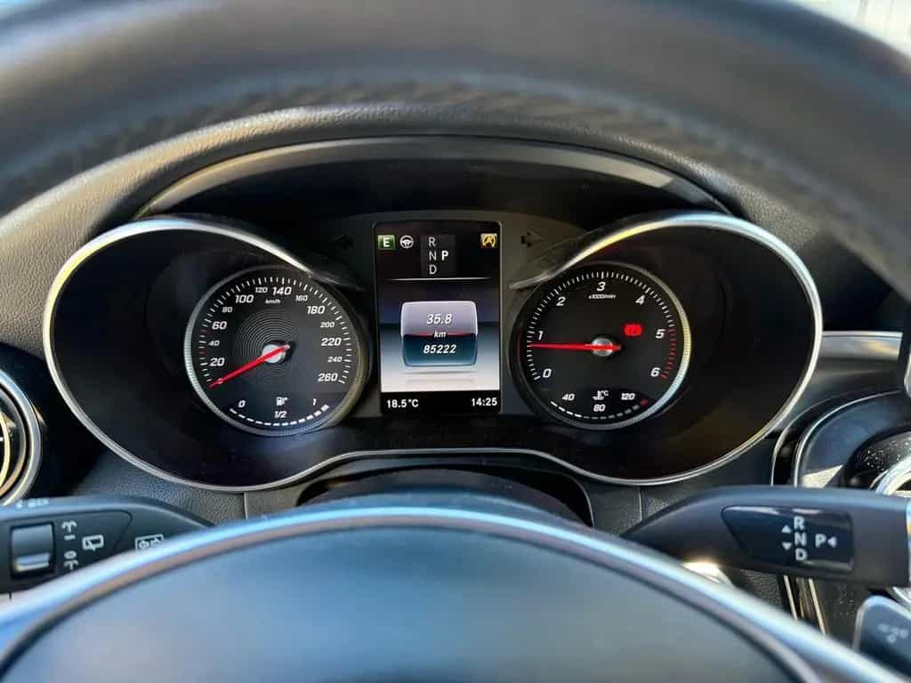 Mercedes-Benz GLC 250 d 4MATIC Autom. AMG, PANO, Leder 02/2018-photo-4