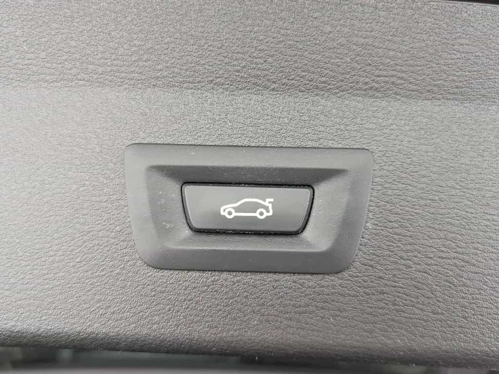 BMW X1 xDrive20i xLine LED+NAVI+PDC+SHZ+TEMP+ 08/2019-photo-12