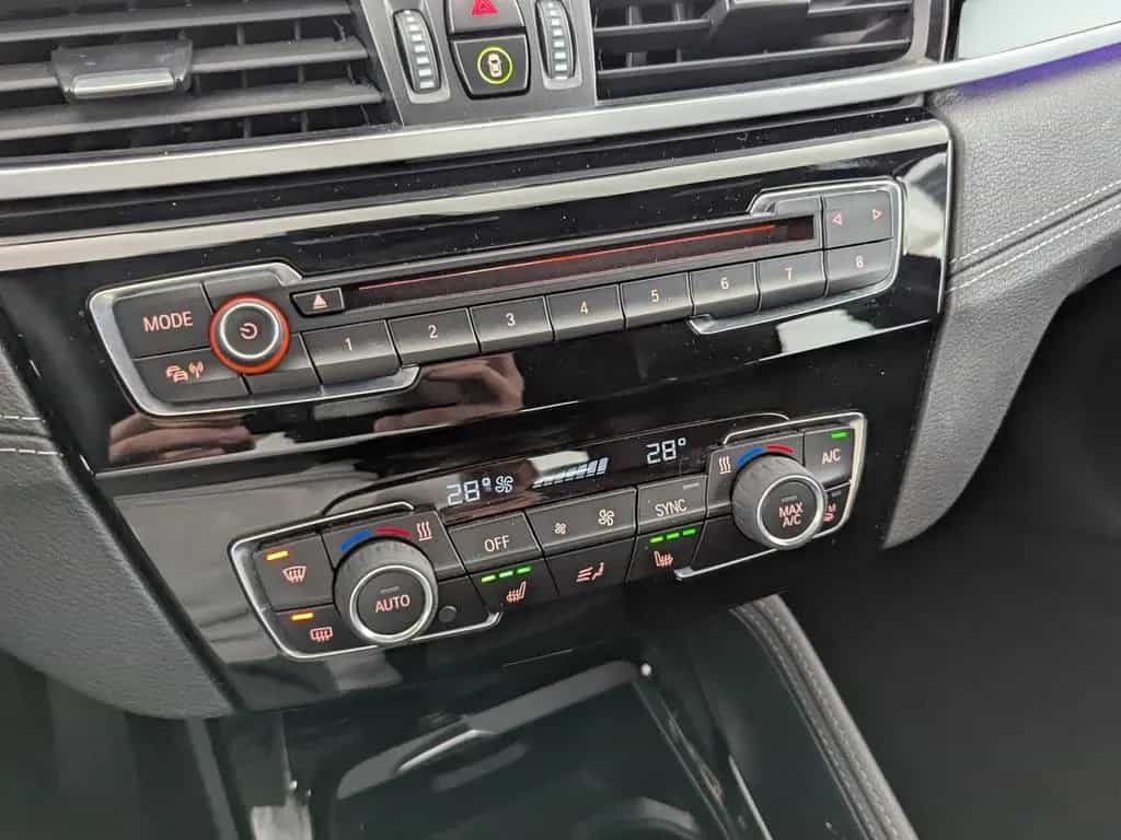 BMW X1 xDrive20i xLine LED+NAVI+PDC+SHZ+TEMP+ 08/2019-photo-21