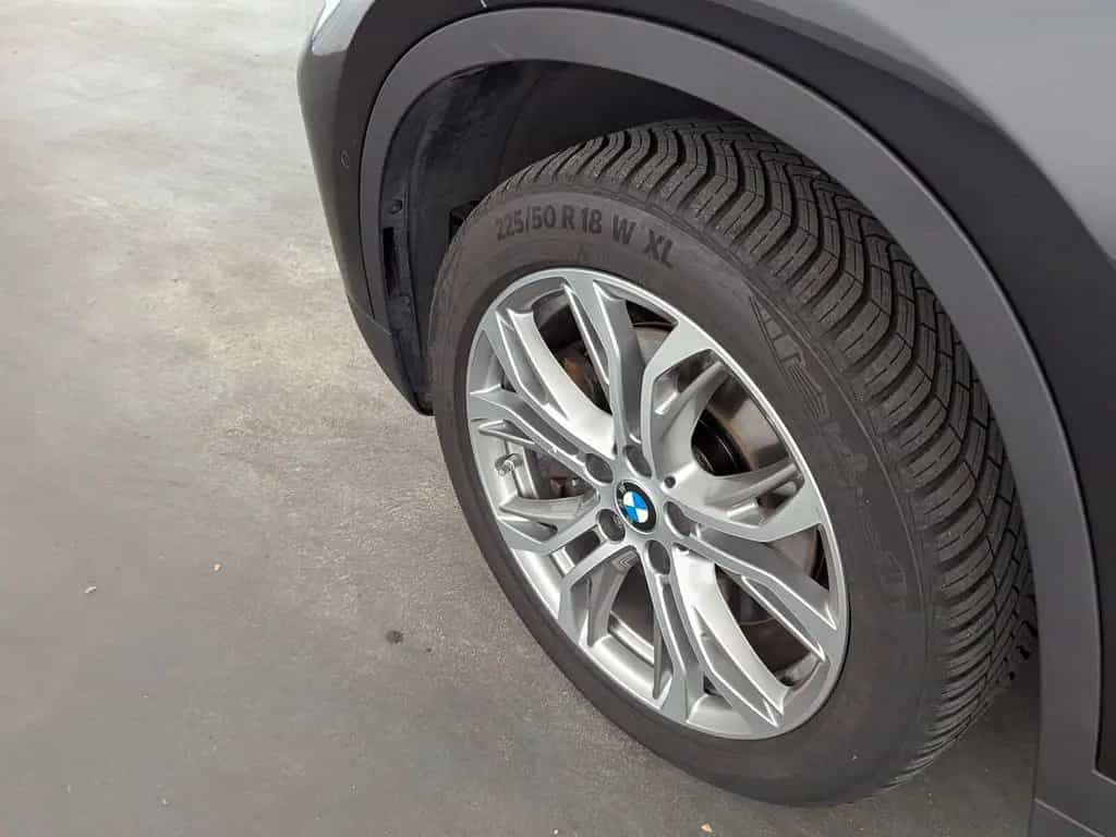 BMW X1 xDrive20i xLine LED+NAVI+PDC+SHZ+TEMP+ 08/2019-photo-9