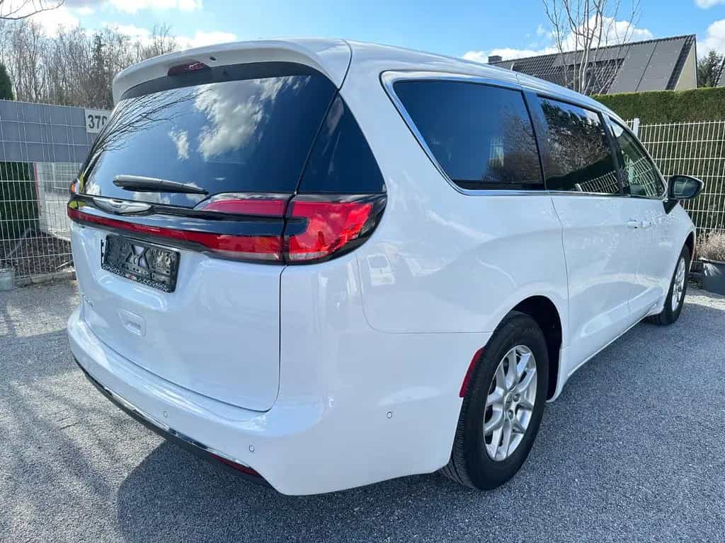 Chrysler Pacifica 03/2024-photo-3