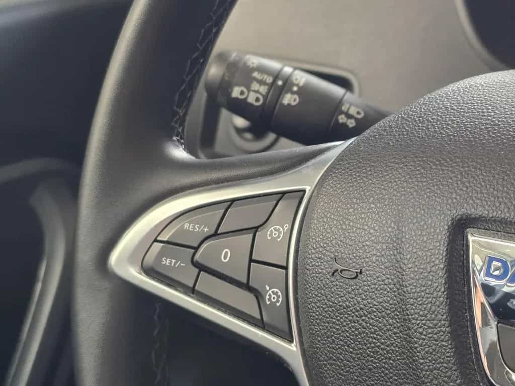 Dacia Duster Comfort SHZ CarPlay PDC LED 02/2023-photo-9