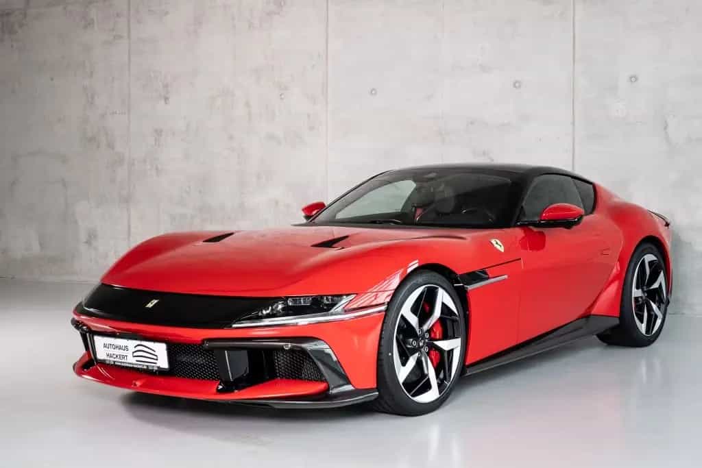 Ferrari 12Cilindri Carbon Lift Pano MY 26 ON STOCK null-photo-3