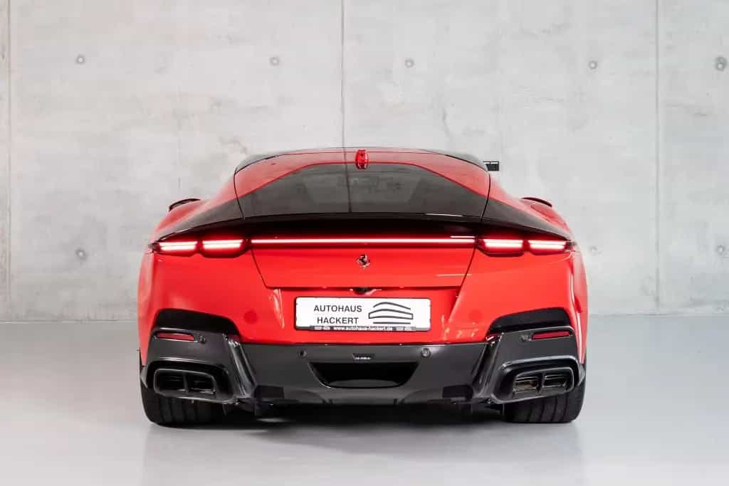Ferrari 12Cilindri Carbon Lift Pano MY 26 ON STOCK null-photo-7