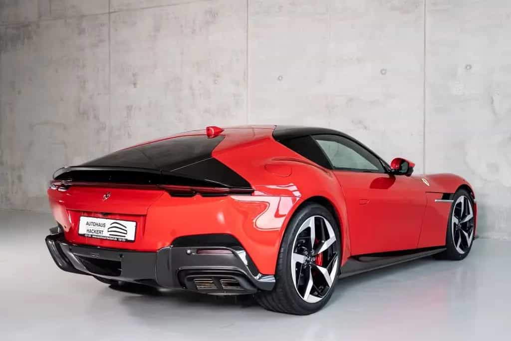 Ferrari 12Cilindri Carbon Lift Pano MY 26 ON STOCK null-photo-8