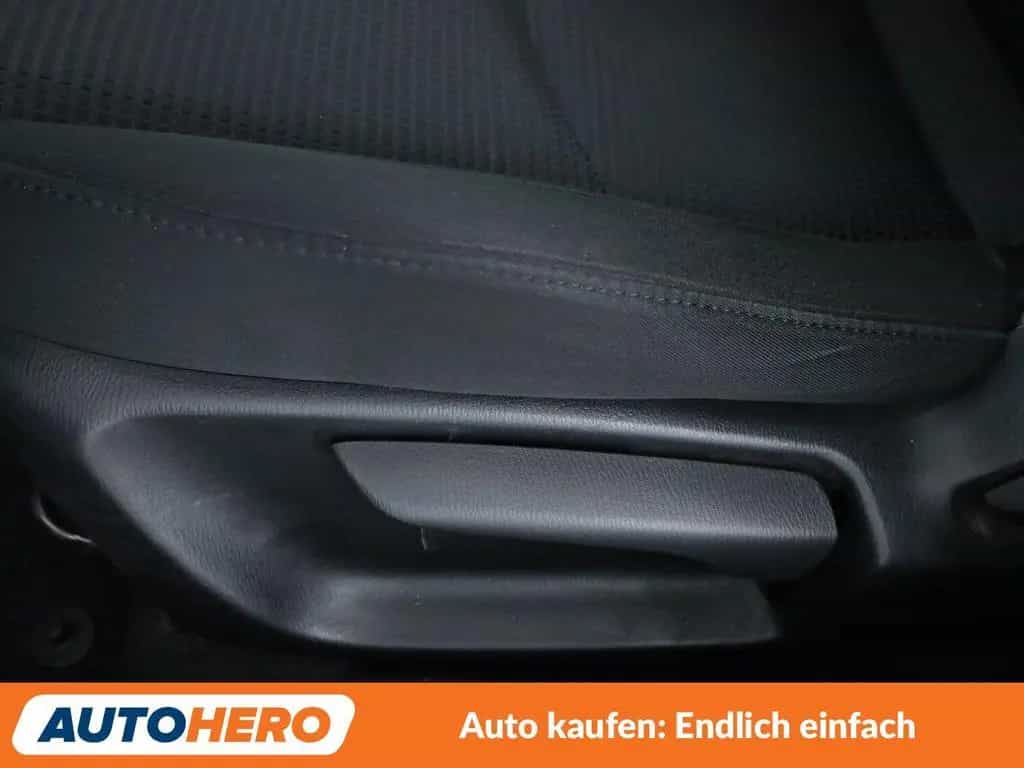 Mazda 3 2.2 Turbodiesel Exclusive-Line*CAM*NAVI*PDC* 09/2017-photo-26