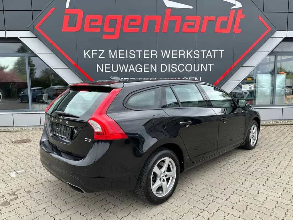 Volvo V60 Kombi Linje Svart NAV LEDER 03/2018-photo-10
