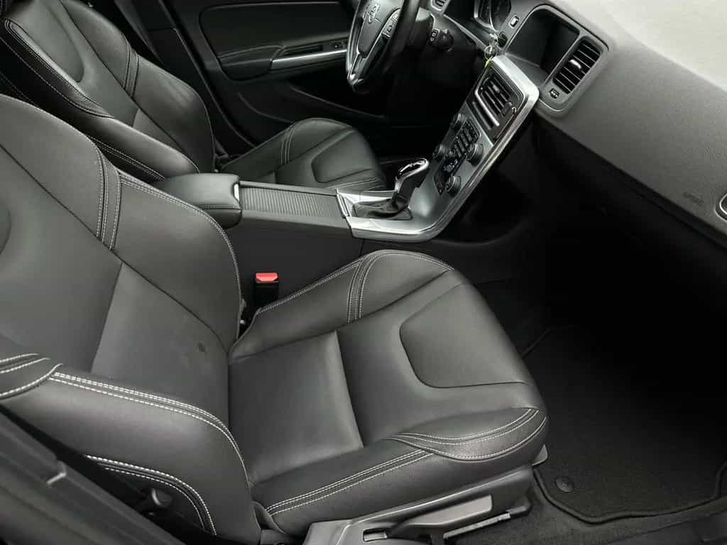 Volvo V60 Kombi Linje Svart NAV LEDER 03/2018-photo-13