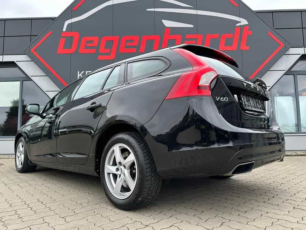 Volvo V60 Kombi Linje Svart NAV LEDER 03/2018-photo-17