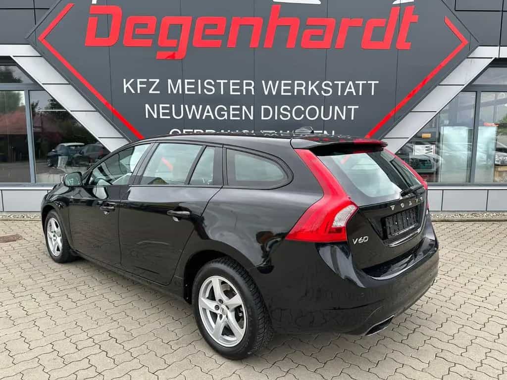 Volvo V60 Kombi Linje Svart NAV LEDER 03/2018-photo-7