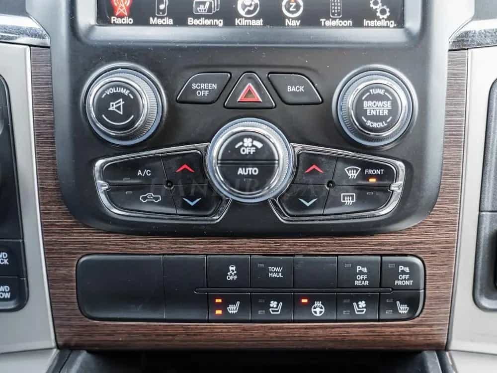 Dodge 2014 Laramie €18500 +200L LPG +ONE PIECE COVER 12/2013-photo-25