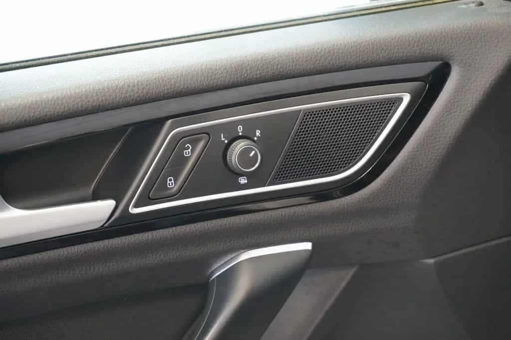 Volkswagen Golf Sportsvan VII Highline BMT/Xenon/Aluräder/N 05/2017-photo-21