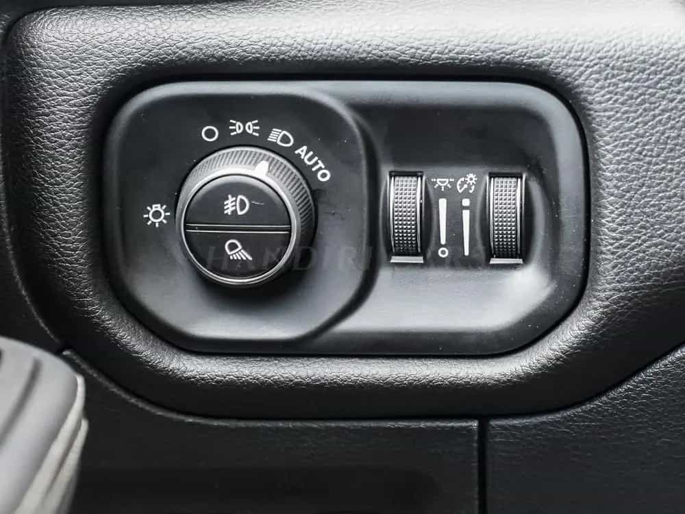 Dodge 2026 RAM 1500 Laramie !5.7L V8 HEMI! € 81900 null-photo-19