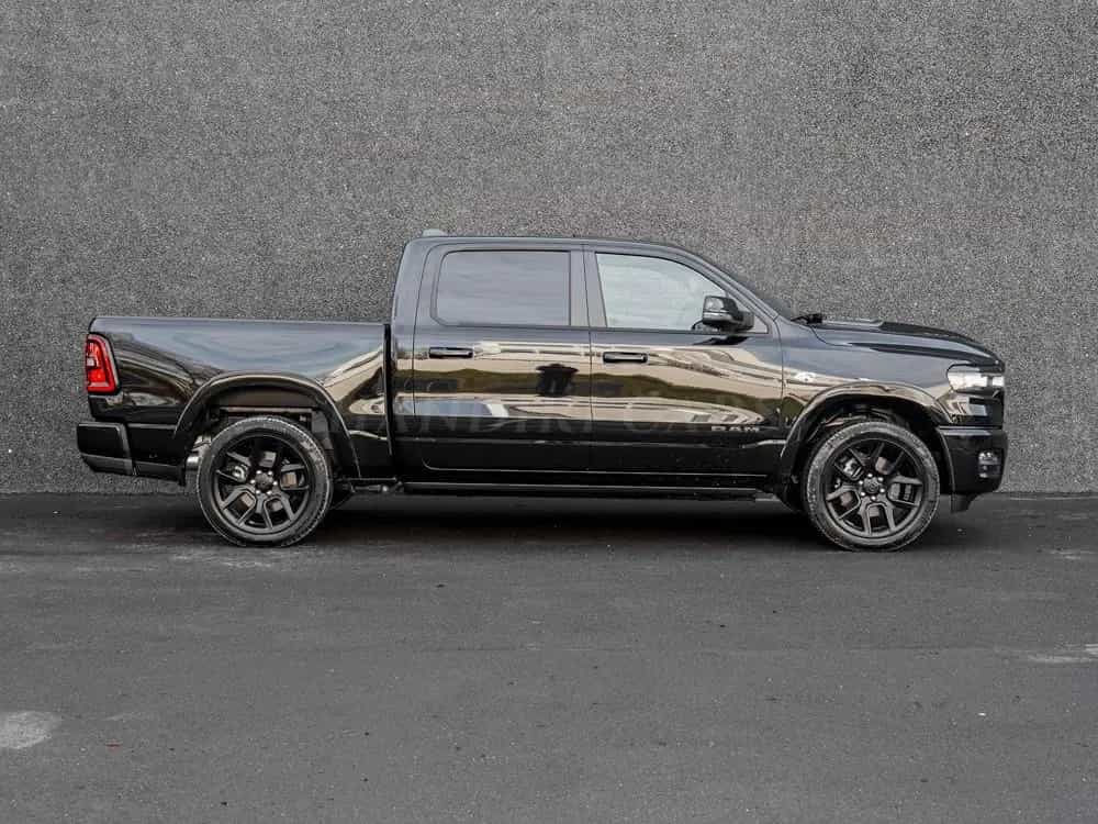 Dodge 2026 RAM 1500 Laramie !5.7L V8 HEMI! € 81900 null-photo-2