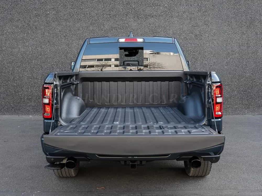 Dodge 2026 RAM 1500 Laramie !5.7L V8 HEMI!€76700 null-photo-32