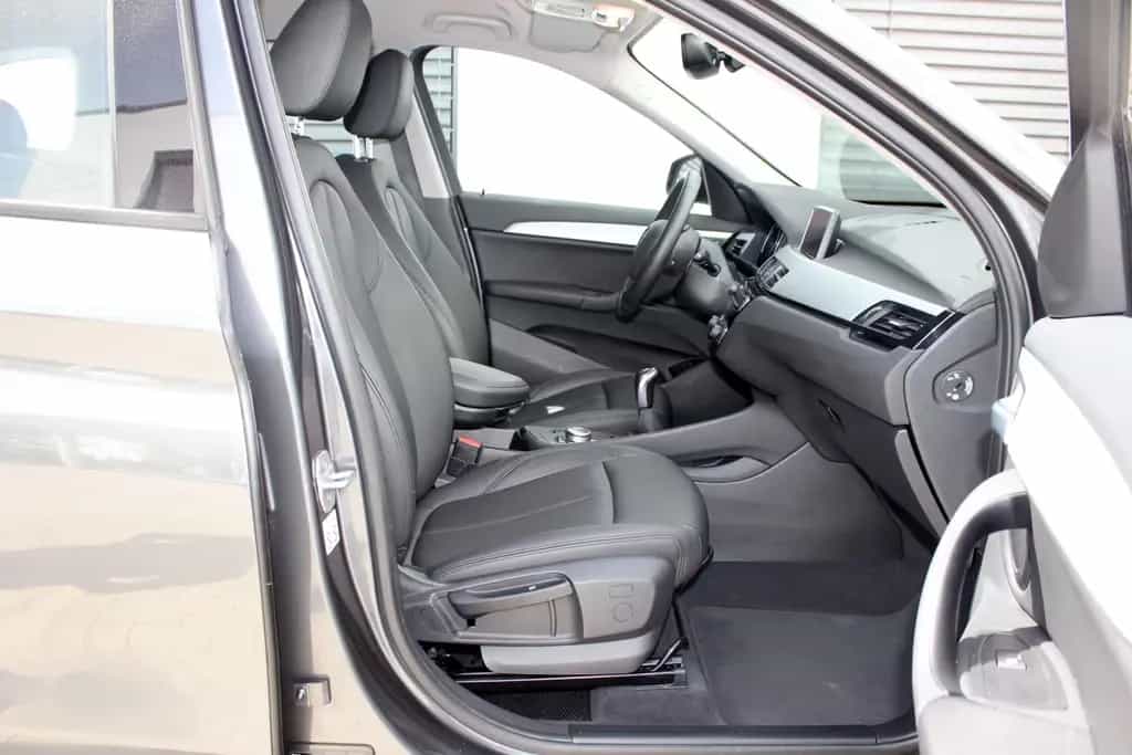 BMW X1 sDrive18d Advantage NAVIGATION PDC AHK LED 08/2020-photo-12