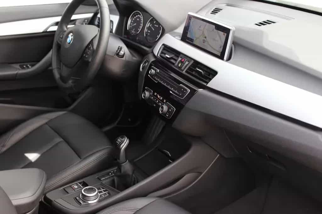 BMW X1 sDrive18d Advantage NAVIGATION PDC AHK LED 08/2020-photo-16