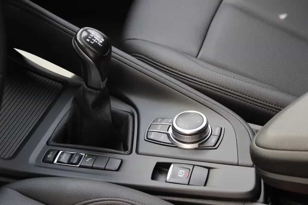 BMW X1 sDrive18d Advantage NAVIGATION PDC AHK LED 08/2020-photo-18