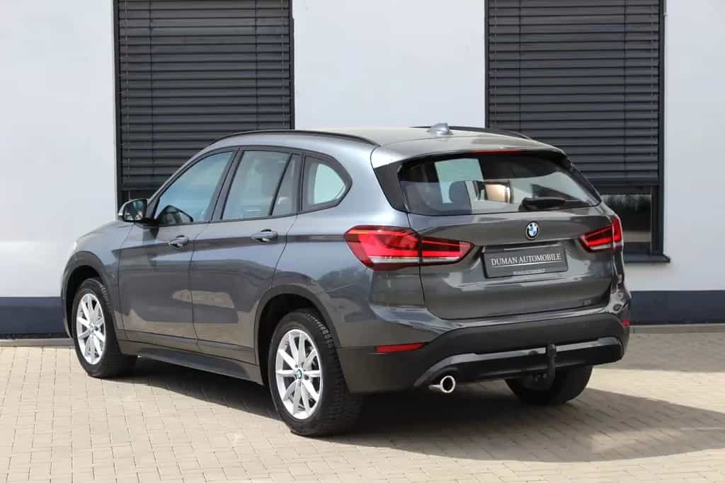 BMW X1 sDrive18d Advantage NAVIGATION PDC AHK LED 08/2020-photo-3