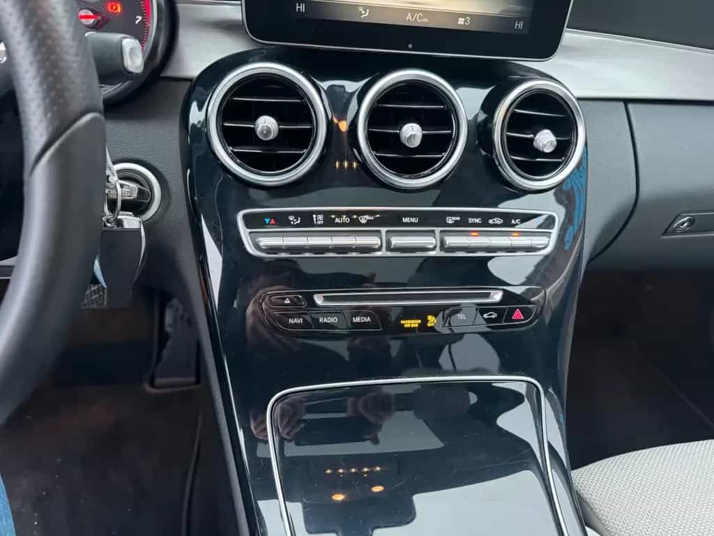 Mercedes-Benz C 200 T CGI/PANO/LEDER/HUD/KAM/AMG 04/2018-photo-29
