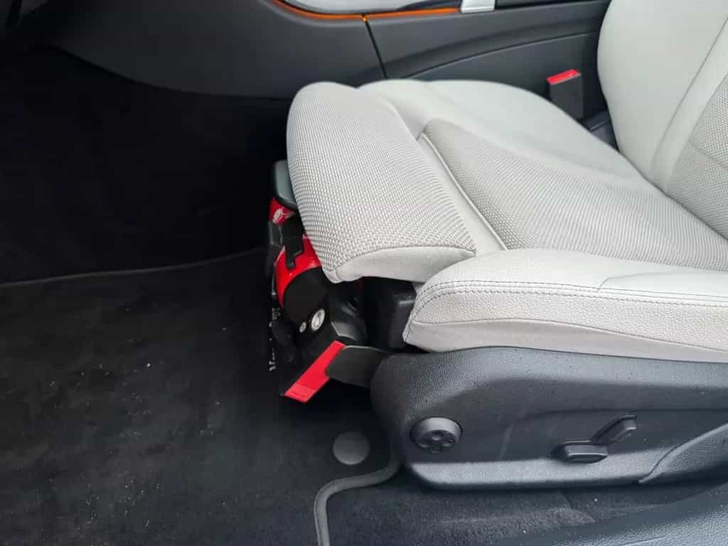 Mercedes-Benz C 200 T CGI/PANO/LEDER/HUD/KAM/AMG 04/2018-photo-37