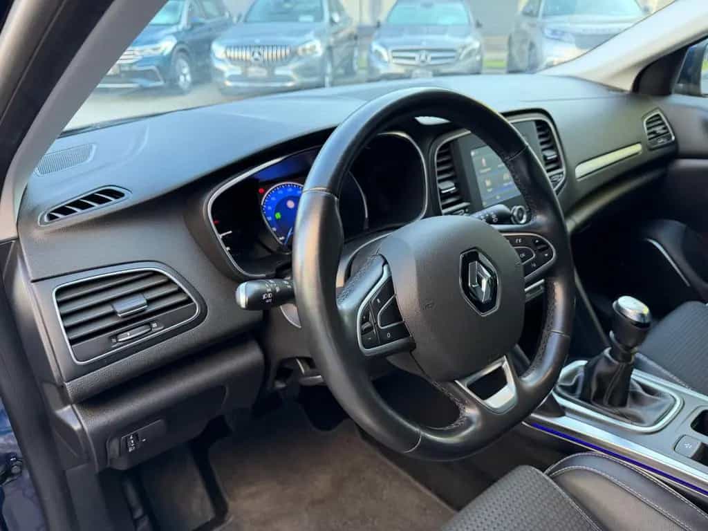 Renault Megane IV Lim. BOSE-Edition/LED/SHZ/KEYLESS 10/2018-photo-13