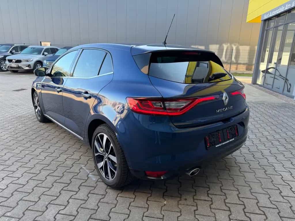 Renault Megane IV Lim. BOSE-Edition/LED/SHZ/KEYLESS 10/2018-photo-3